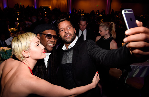 Miley Cyrus, Ricky Martin and Nile Rodgers taking selfie