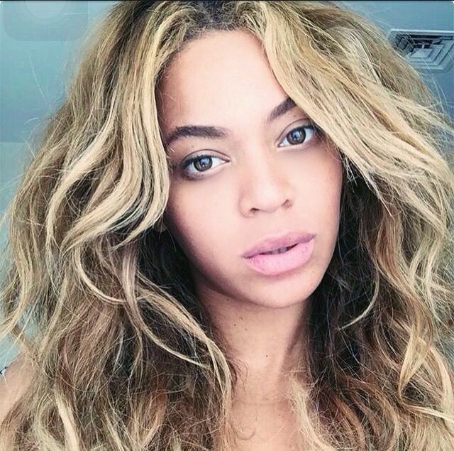 Beyoncé selfie