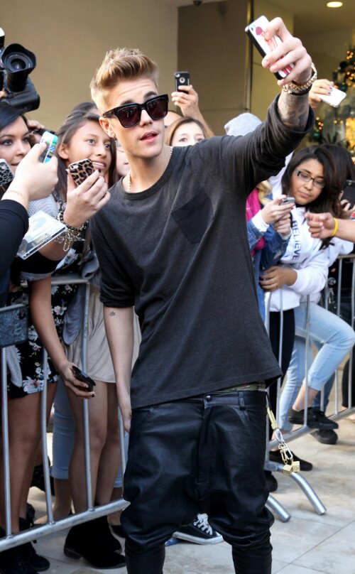 Justin Bieber will no longer take selfies with fans